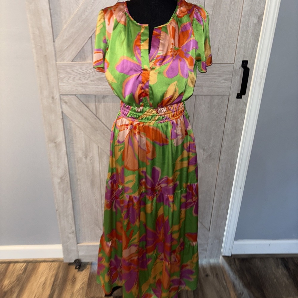 Nicole Miller Maxi Dress Floral Charmuse Tiered Maximalist Artsy Resortwear SzM
